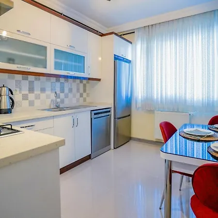 And Comfy Flat With Balcony In Muratpasa אנטליה