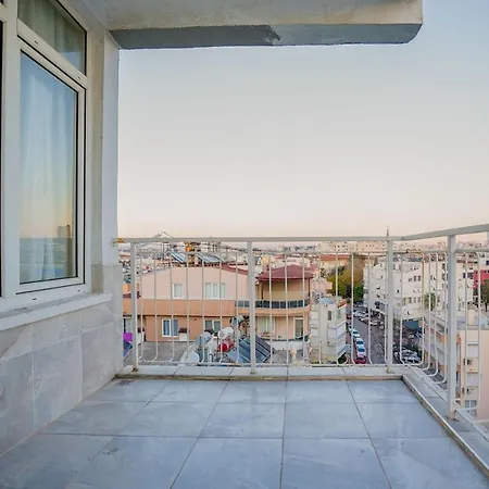 And Comfy Flat With Balcony In Muratpasa דירה