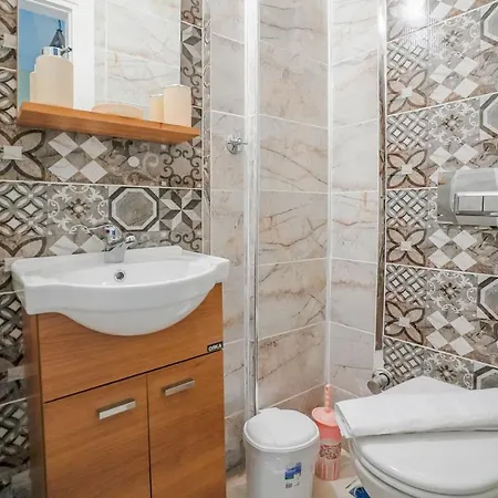 And Comfy Flat With Balcony In Muratpasa דירה *